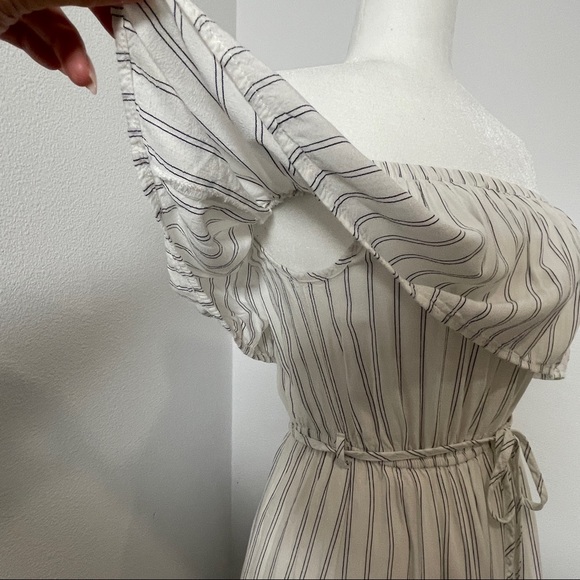 [AQUA] WHITE STRIPED RUFFLE OFF-SHOULDER DRESS W/ TIE-WAIST & SLIT - Picture 4 of 6